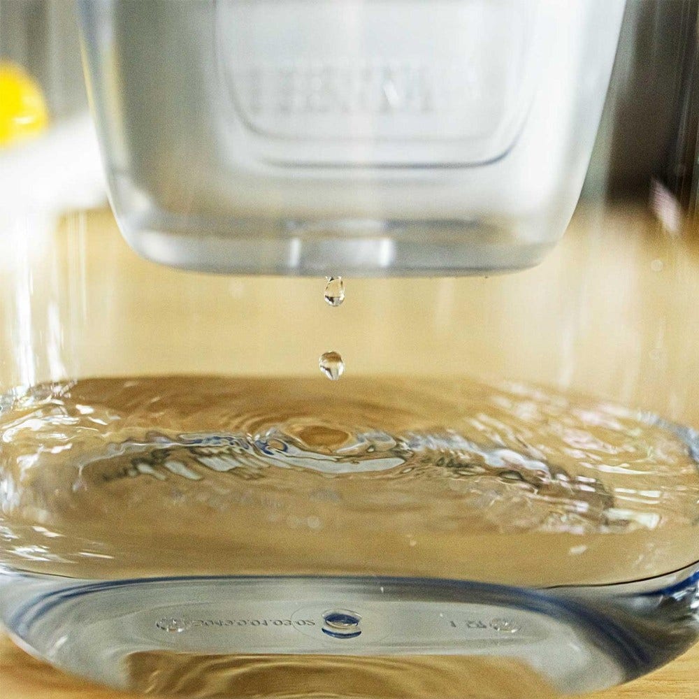 Jarro com filtro de água BRITA Style Essential areia 2.4L com cartucho MAXTRA PRO 1057794